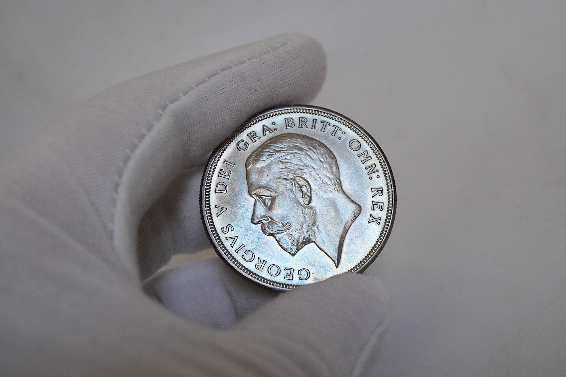 British silver coins, George V ‘New Type’ six coin set, 1927, wreath crown to threepence, UNC, toned, in case of issue